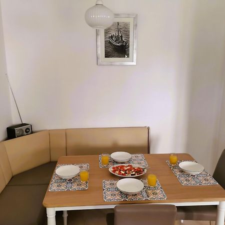 Charming Traditional Townhouse - Holiday Home Kata Езера Экстерьер фото