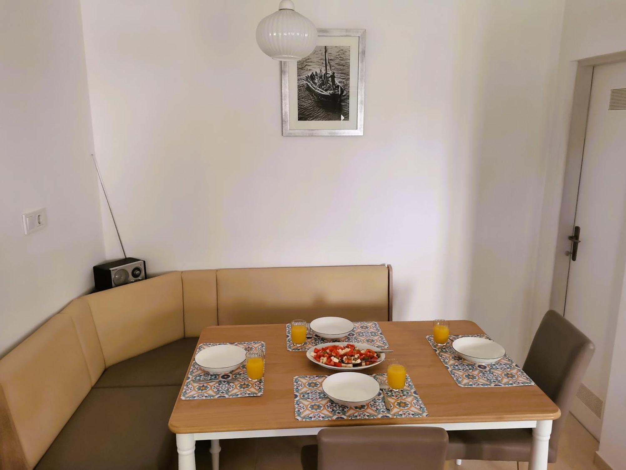 Charming Traditional Townhouse - Holiday Home Kata Езера Экстерьер фото