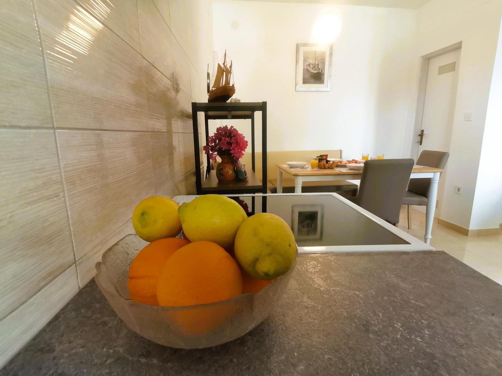 Charming Traditional Townhouse - Holiday Home Kata Езера Экстерьер фото
