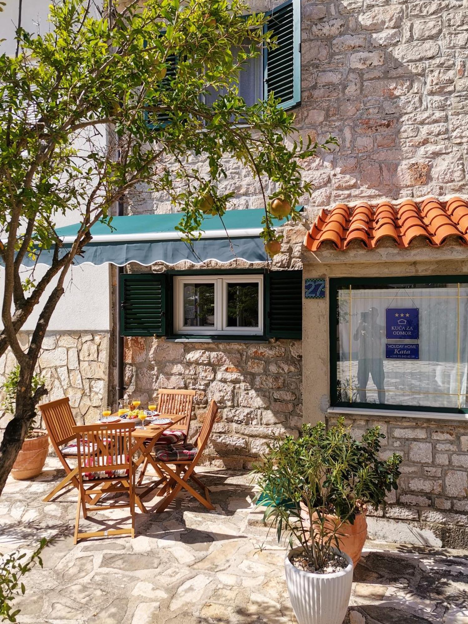 Charming Traditional Townhouse - Holiday Home Kata Езера Экстерьер фото
